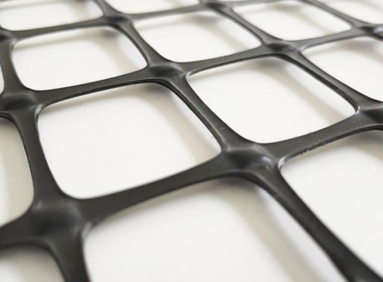 Biaxial plastic geogrid